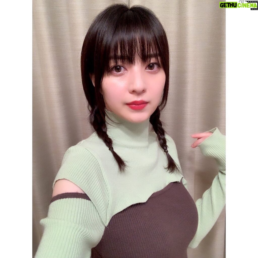 Rina Aizawa Instagram - おうちでメイクして着替えて写真撮ってみたよ🧸💚