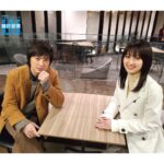 Rina Aizawa Instagram - 「警視庁強行犯係 樋口顕」 第1話いかがでしたか⁇ 最終回⁈かと思うような展開でしたね😰 「ネットもテレ東」や「TVer」で無料見逃し配信中ですので、まだ観ていないという方は是非観てみて下さいね‼︎☺️ 第1話ゲストの塚本高史さんとサンシャイン池崎さんと😄📸