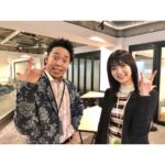 Rina Aizawa Instagram - 「警視庁強行犯係 樋口顕」 第1話いかがでしたか⁇ 最終回⁈かと思うような展開でしたね😰 「ネットもテレ東」や「TVer」で無料見逃し配信中ですので、まだ観ていないという方は是非観てみて下さいね‼︎☺️ 第1話ゲストの塚本高史さんとサンシャイン池崎さんと😄📸