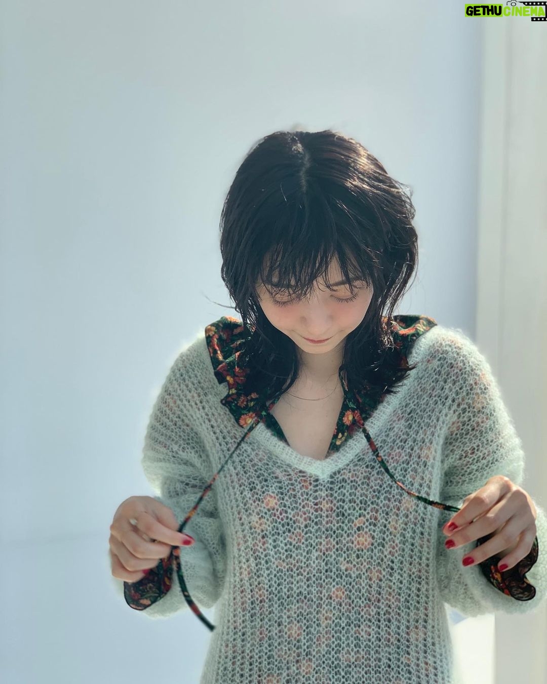 Rina Aizawa Instagram - 明けましておめでとうございます! 皆さんが健康でいられることと、良い一年を過ごせることを願っています😌 今年もよろしくお願いします♡ MORE2月号もよろしくね🐮