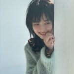 Rina Aizawa Instagram - 明けましておめでとうございます！ 皆さんが健康でいられることと、良い一年を過ごせることを願っています😌 今年もよろしくお願いします♡ MORE2月号もよろしくね🐮