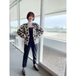 Rina Aizawa Instagram - フジテレビ『info中！』 本日12月24日(土)14:30〜CM枠内で60秒インフォマーシャルが流れます。 今回は大井競馬場へ行ってきました🐎 ヒョウ柄ジャケット @pr.artos @rbtxco 靴 @dianashoespress #ダイアナ