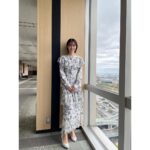 Rina Aizawa Instagram - 放送は終わってしまったのですが… フジテレビ『info中！』にて。 衣装かわいいの着させてもらいました☺️ 👗 @furfur_official 👠 @dianashoespress 💍 @festaria_official #festaria #フェスタリア また次回…！