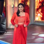 Rini Raj Instagram – 🧡❤️
.
.
.
👗 @denairaboutique ❣️

📸 @_jay_p ❣️

#zeekeralam #saregamapa #gargi