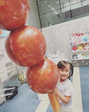 Ririsa Miyazaki Instagram - ばらかもん第4話みていただけましたか？

この間、フジテレビの冒険王に行ってきました！
ドッキリGPのブースなどがあって楽しかったです☺︎
ばらかもんのポスターも沢山見つけて嬉しかったです♡

#夏休みの思い出
#冒険王
#フジテレビ