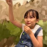 Ririsa Miyazaki Instagram - 少し前に食べたわたあめ☺︎ #レインボーわたあめ #家族みんなで食べたよ