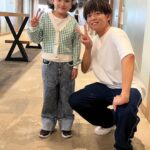 Ririsa Miyazaki Instagram - Amazon「Fire HD 10 キッズプロ」先行体験会に参加させて頂きました✨ お勉強しながらゲームができてとても楽しかったです☺︎ 松丸さんとポケモンのお話ができて嬉しかったです！ 一緒にお写真撮っていただきありがとうございます。 #Amazonkids＋ #松丸亮吾 さん #宮崎莉里沙
