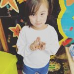 Ririsa Miyazaki Instagram - ばらかもん最終回ご覧いただきありがとうございます‼︎ なるは先生の字がみれて嬉しかったです！あとお父さんと言えたのも良かったです☺︎ 終わってしまってとてもさみしいですがまたみなさんに応援してもらえるように頑張ります💪 #ばらかもん #琴石なる役