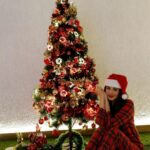 Ritika Badiani Instagram - We Wish You A Merry Christmas 🎄🎁❤️ #RitsBadiani #RitikaBadiani #Richy #MerryChristmas #ChristmasTree #Dog #Santa
