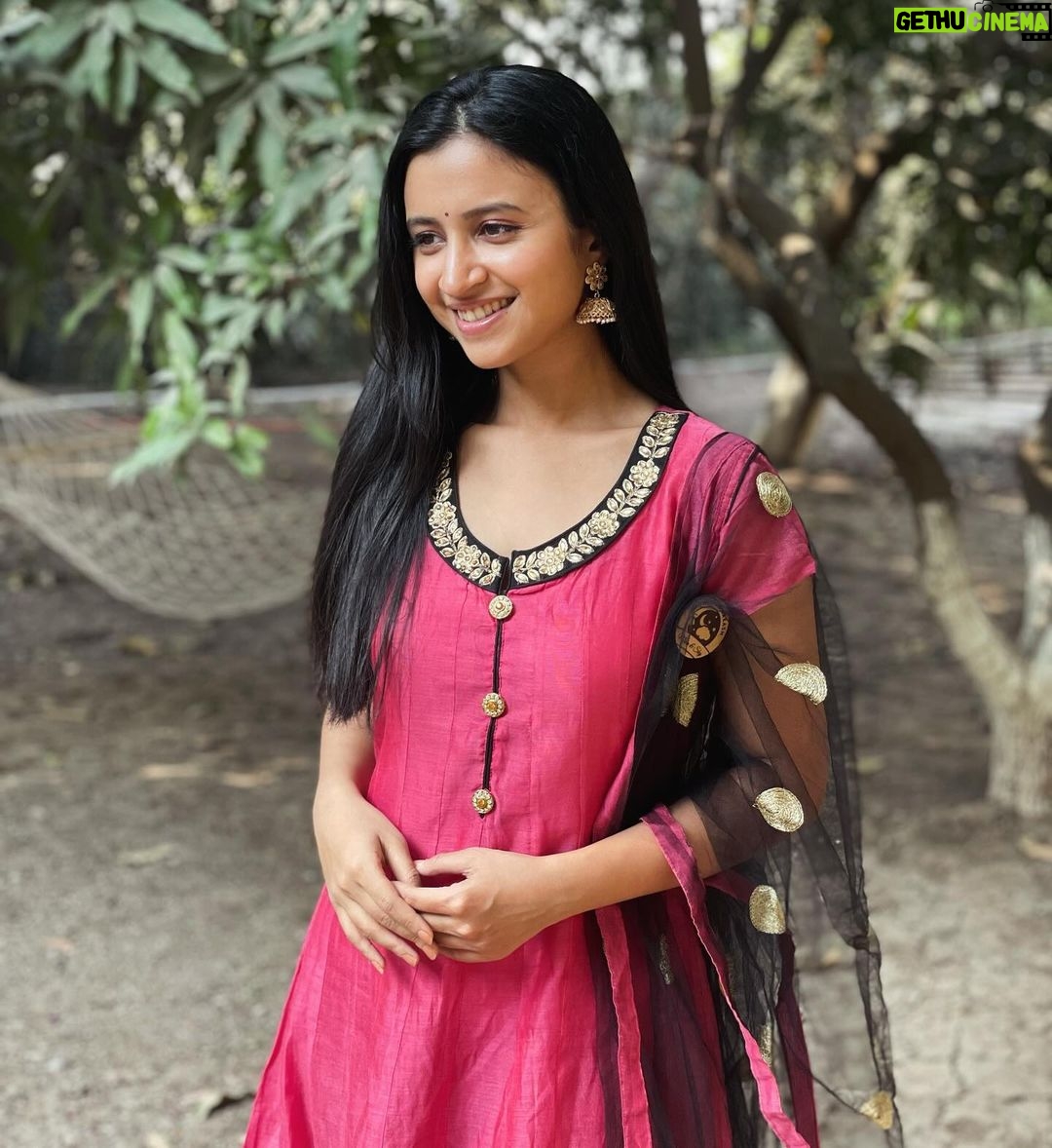 Ritika Shrotri Instagram - Looking at the bright side! #2024