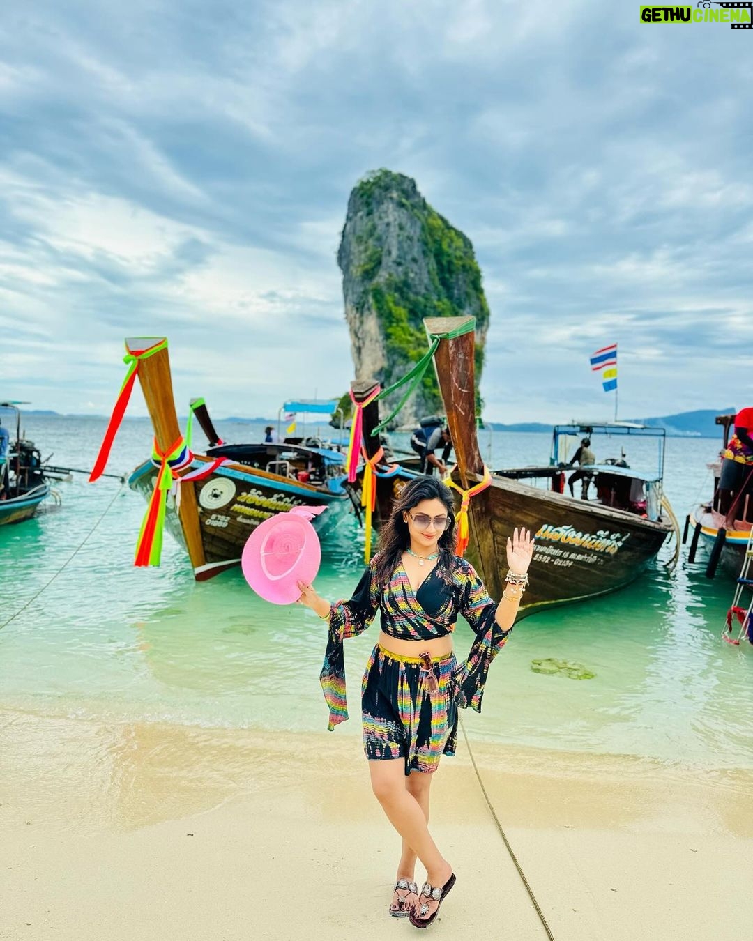 Riya Dey Instagram - Self-love ❤️ #swipeleft ⬅️ #love #live #laugh #travel #loveyourself #actress #riyadey Krabi, Thailand