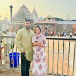 Riya Dey Instagram - ଜଗନ୍ନାଥ ସ୍ୱାମୀ ନୟନ ପଥଗାମୀ ଭବ ତୁମେ.. 1st jaga darshan of 2024 with my mains 😍🙏🏻🙌🏻 #blessed #positivevibes #positivity #jayjagannath #jagadarshan #puri #dham #favourite #place #love #live #laugh #stayblessed #stayhappy Jagannath Temple, Puri