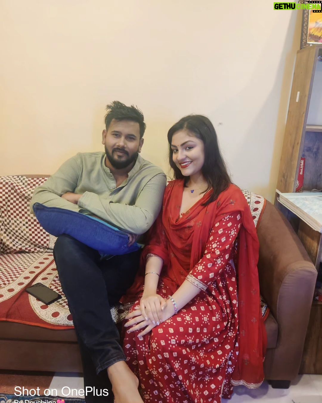 Riya Dey Instagram - New year and the same me with my forever favourite people at my forever favourite place!! #purijagannath π¦πΈπ·π«Ά Puri, Orissa