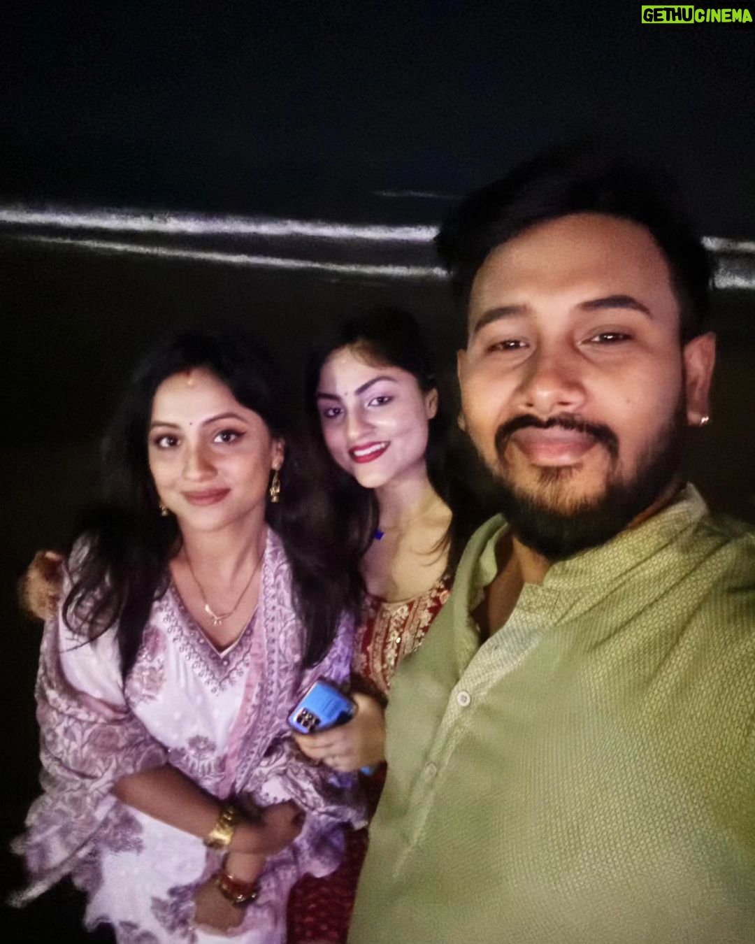 Riya Dey Instagram - New year and the same me with my forever favourite people at my forever favourite place!! #purijagannath π¦πΈπ·π«Ά Puri, Orissa
