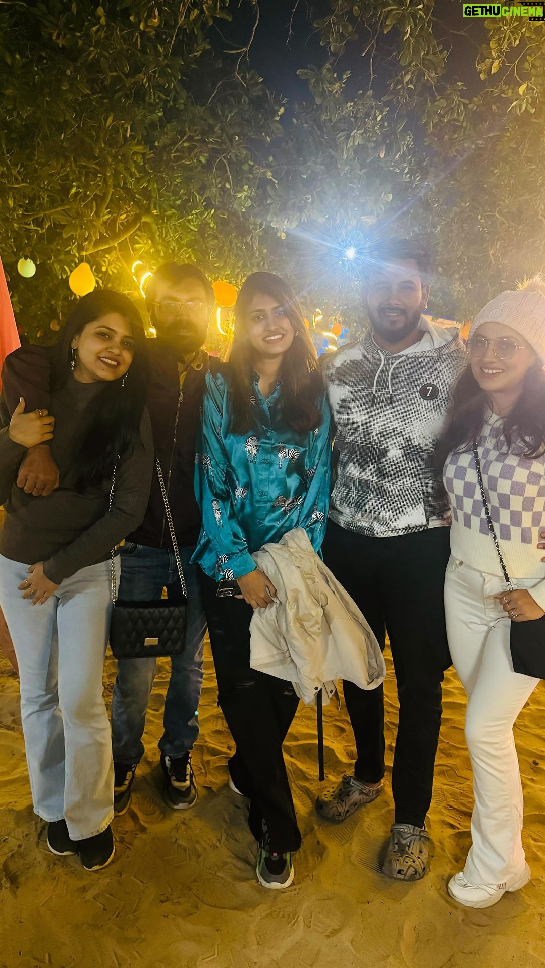 Riya Dey Instagram - All about zero night celebration & fun with my constants ❤️🥳😍🎉🎊 #family #love #live #laugh #fun #bonding #togetherness #enjoy #behappy #bepositive #celebration #zeronight #happynewyear2024 Dublagadi Sea Beach