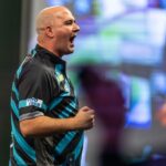 Rob Cross Instagram – Job done. Jonny wasn’t at his best today but I was ruthless and I’m pleased with that. Onto the next one and we keep building. ⚡️
@targetdarts @NamosSolutions @pwrbyfluidity @scott_rbs 

📸 @_taylorlanningphotography_