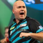 Rob Cross Instagram – Happy to be into the next round. 
Jeffrey gave me a tough tie and now I need to find more levels. 
The fans were amazing today. Onto the next one. ⚡️
@targetdarts @NamosSolutions @pwrbyfluidity @scott_rbs 

📸 @_taylorlanningphotography_