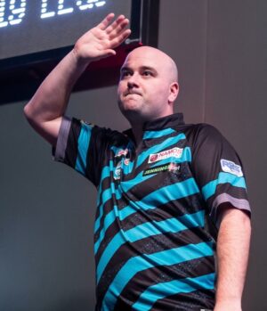 Rob Cross Instagram - ROB INTO FINAL!
Rob Cross holds his nerve to grab a sensational 11-10 win over Peter Wright and reach the Cazoo Masters final. He now faces Chris Dobey. ⚡️
@targetdarts @NamosSolutions @jenningsbetinfo @scott_rbs 
📸 @_taylorlanningphotography_