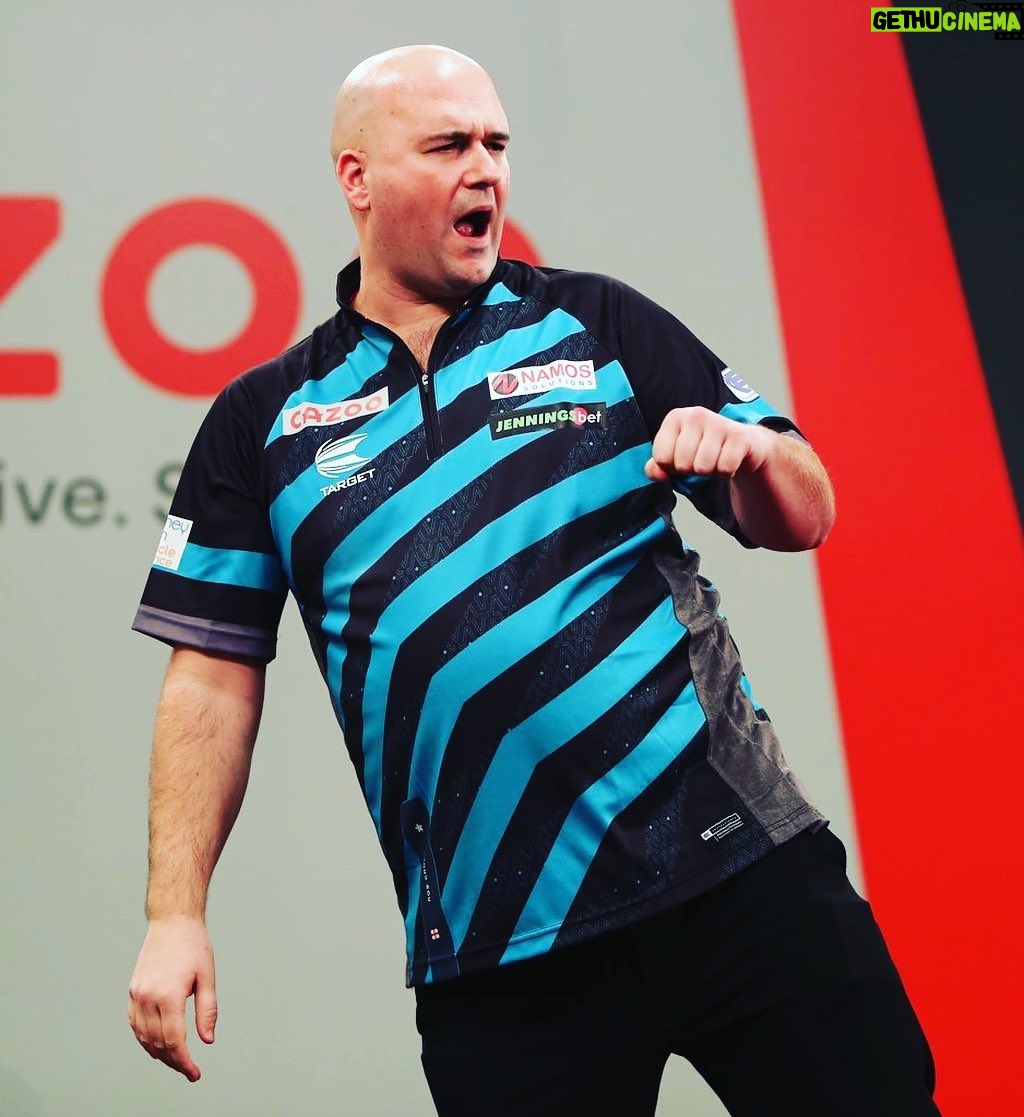 Rob Cross Instagram - Two more decent wins under my belt yesterday and now back at the venue preparing for the quarters. Happy so far but there’s definitely more gears to go up. Thanks for all the brilliant support.⚡️⚡️ @targetdarts @NamosSolutions @jenningsbetinfo @scott_rbs