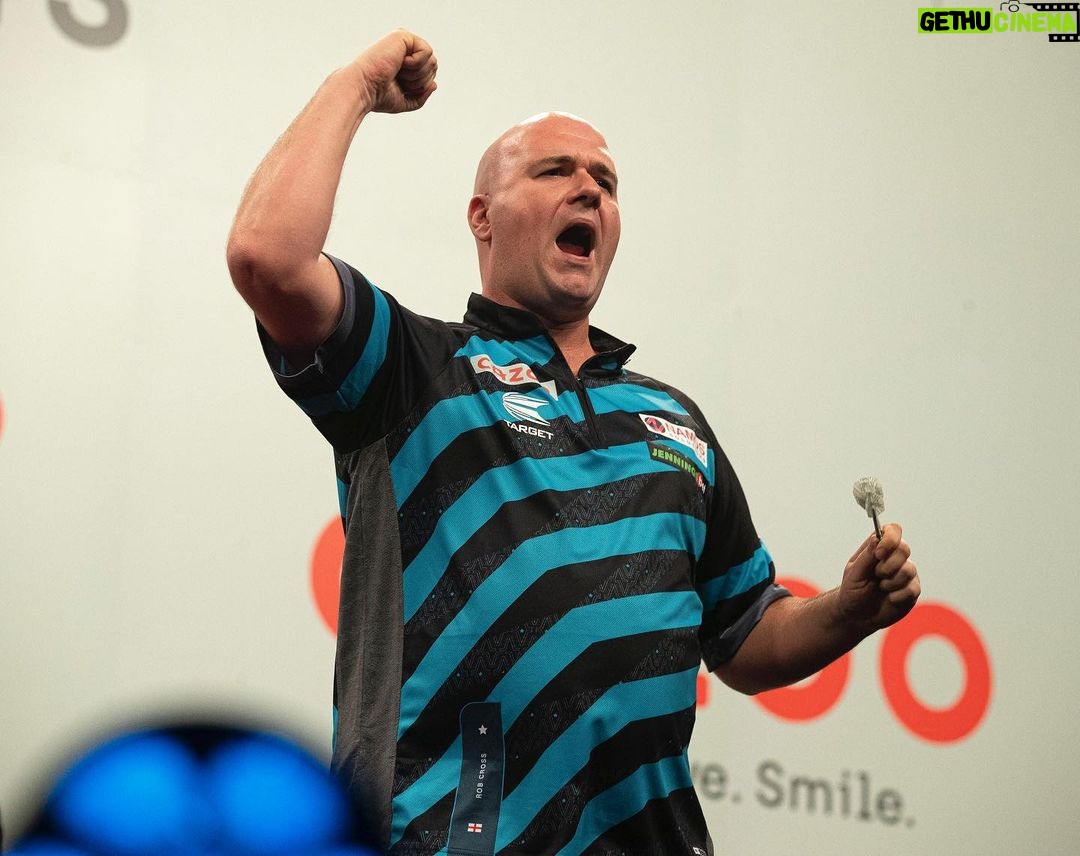 Rob Cross Instagram - A few images of my opening Grand Slam match with Adam Gawlas by @_taylorlanningphotography_ ⚡️ @targetdarts @NamosSolutions @jenningsbetinfo @scott_rbs