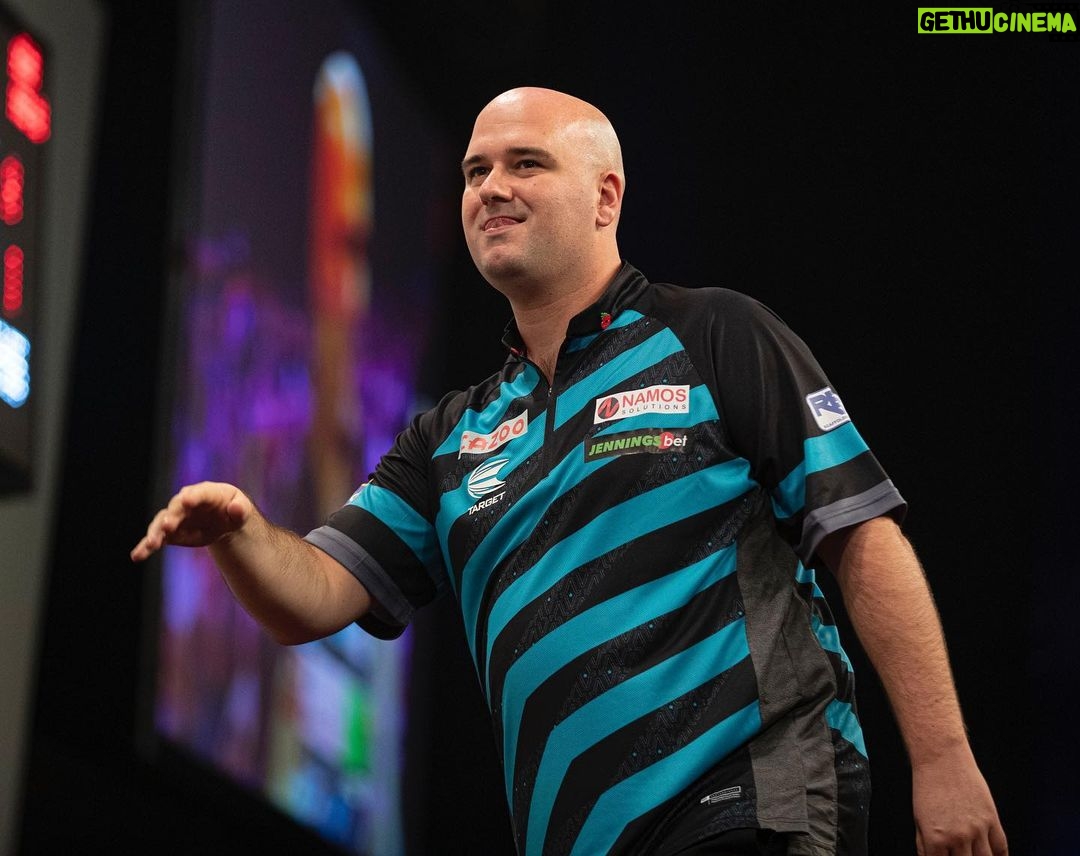 Rob Cross Instagram - A few images of my opening Grand Slam match with Adam Gawlas by @_taylorlanningphotography_ ⚡️ @targetdarts @NamosSolutions @jenningsbetinfo @scott_rbs