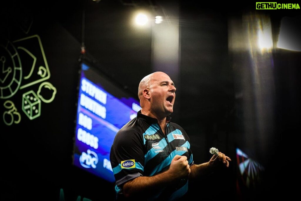 Rob Cross Instagram - One to go. Some prep and time with the family and I’ll be ready to face Luke tonight. Great messages of support, means a lot thank you 🙏⚡️ @targetdarts @NamosSolutions @pwrbyfluidity @scott_rbs 📸 @_taylorlanningphotography_