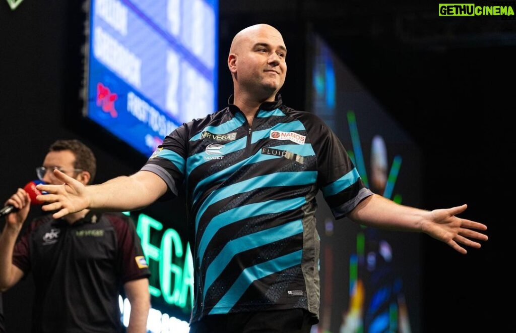 Rob Cross Instagram - Job done. Important win and onto the knockout stages of the Grand Slam. Thanks for all the support, means a lot 🙏⚡️ @targetdarts @NamosSolutions @pwrbyfluidity @scott_rbs 📸 @_taylorlanningphotography_
