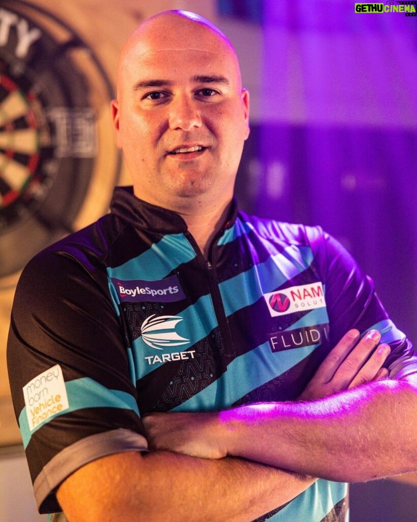 Rob Cross Instagram - Wolverhampton here we come… I have been drawn to face Michael van Gerwen, Martijn Kleermaker and Fallon Sherrock in Group G of the Grand Slam of Darts. See you at the weekend! @targetdarts @NamosSolutions @pwrbyfluidity @scott_rbs ⚡️⚡️⚡️