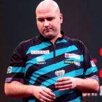 Rob Cross Instagram – So the draw is out and I take on Andrew Gilding at the World Grand Prix.
See you next week Leicester! ⚡️
@targetdarts @NamosSolutions @jenningsbetinfo @scott_rbs 
📸 @taylanningpix
