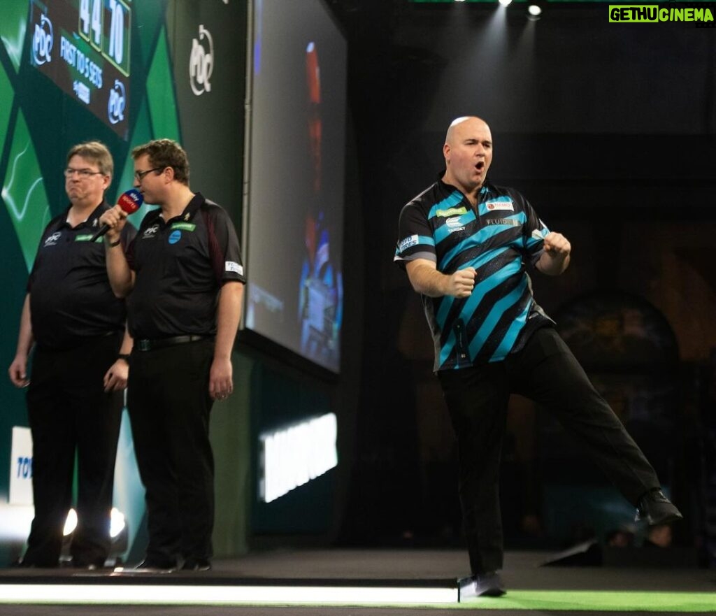 Rob Cross Instagram - It’s been a good year for me. World Series wins, Grand Slam final, Worlds semi-final and now World No.6. Hopefully that’s good enough for a Premier League place! Thanks for the amazing support from fans and sponsors. @targetdarts @NamosSolutions @pwrbyfluidity @scott_rbs 📸 @_taylorlanningphotography_