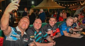 Rob Cross Instagram - Awesome to be out here in Bahrain and back on the World Series which was so successful for me last year. More wins is the plan and starts tomorrow against Tomoya Goto. 🇧🇭 🎯⚡️
@targetdarts @NamosSolutions @pwrbyfluidity @scott_rbs