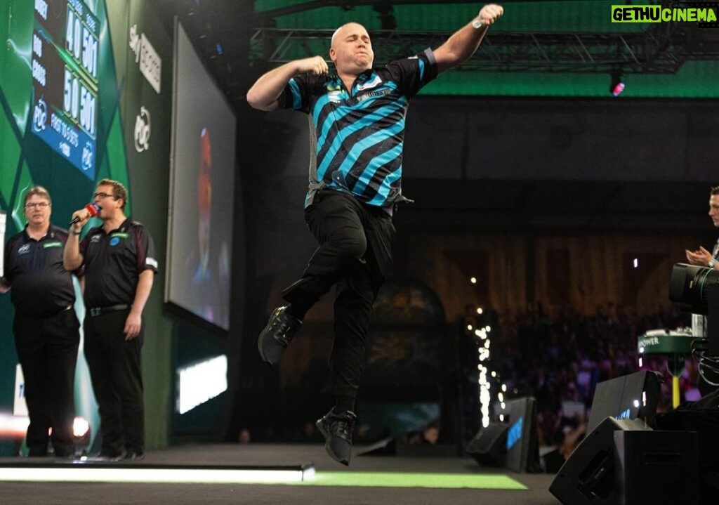 Rob Cross Instagram - Wow. What a match. Obviously delighted to be through. I never give up and I believe in my own game. Chris is a fantastic player and he will come back stronger. Onto the next one! ⚡️ @targetdarts @NamosSolutions @pwrbyfluidity @scott_rbs 📸 @_taylorlanningphotography_