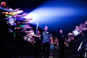 Rob Cross Instagram - One to go. 
Some prep and time with the family and I’ll be ready to face Luke tonight. 
Great messages of support, means a lot thank you 🙏⚡️
@targetdarts @NamosSolutions @pwrbyfluidity @scott_rbs 

📸 @_taylorlanningphotography_