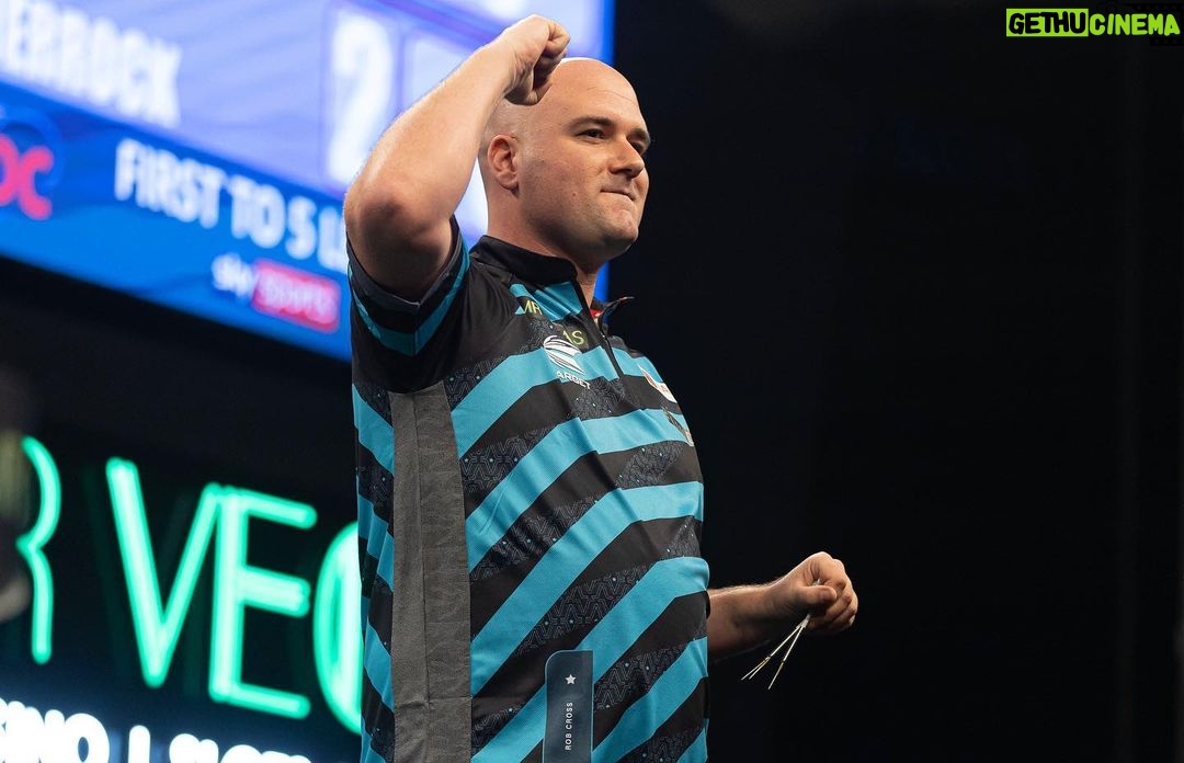 Rob Cross Instagram - Job done. Important win and onto the knockout stages of the Grand Slam. Thanks for all the support, means a lot 🙏⚡️ @targetdarts @NamosSolutions @pwrbyfluidity @scott_rbs 📸 @_taylorlanningphotography_