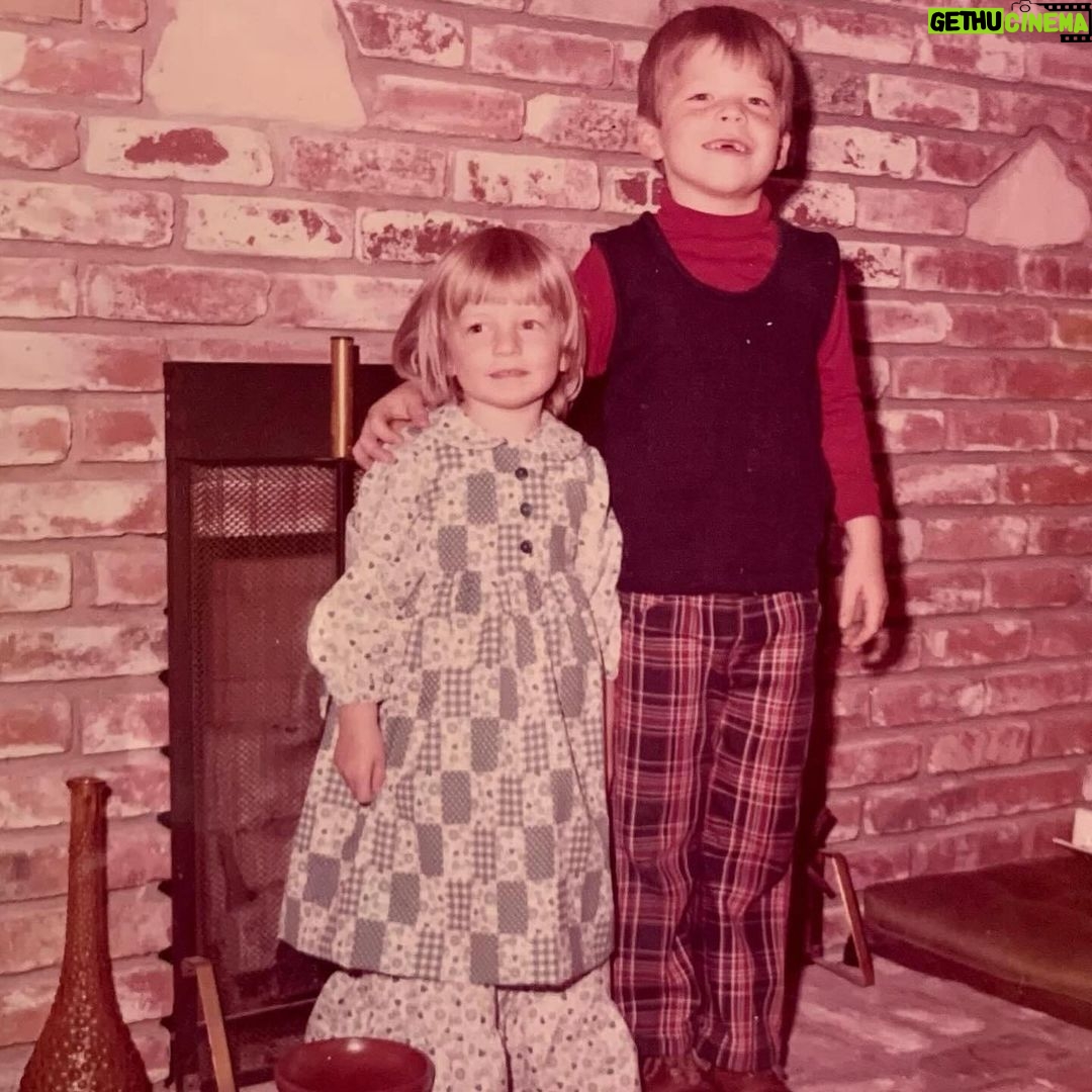 Rob Liefeld Instagram - Merry Christmas Eve! I always feel like a kid this time of year! 🎄🎄🎄