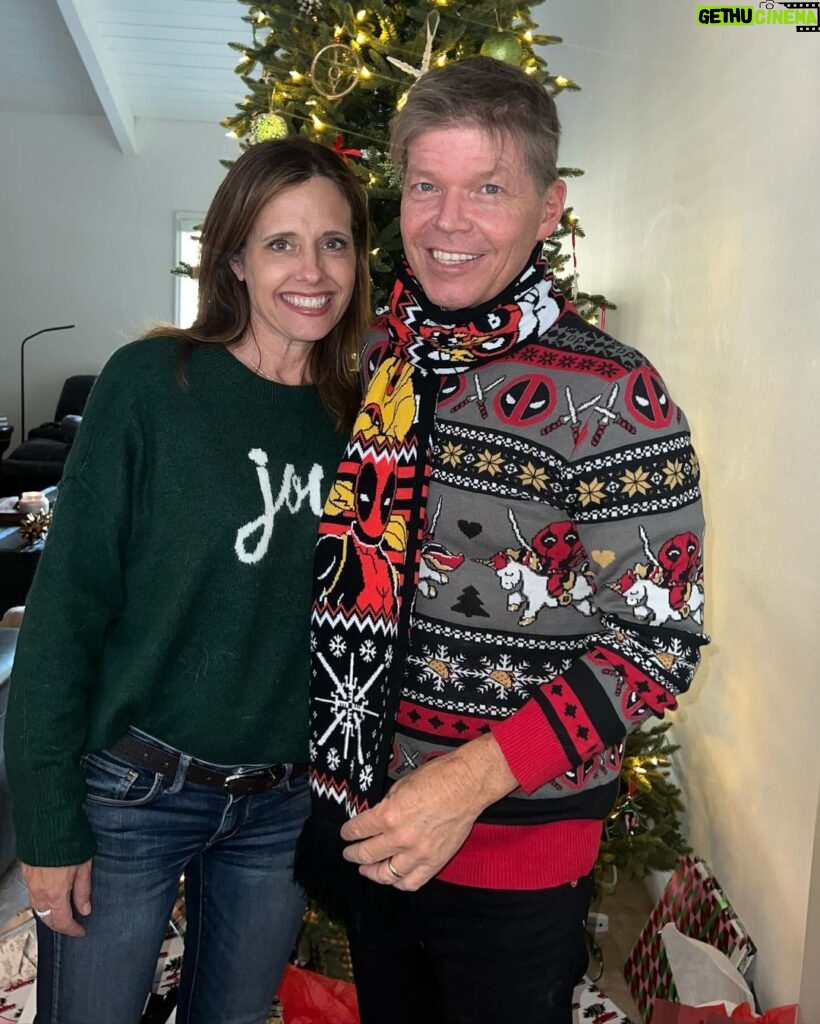 Rob Liefeld Instagram - Holiday Festivities Day 2, more family, less pictures. Filled with Joy. You’d wear a sweater & a scarf with your work too. You would.