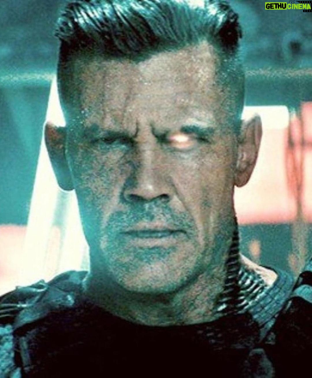 Rob Liefeld Instagram - You guys!! It was 34 years ago today that I had the distinct pleasure of introducing you to CABLE!!! The man who would be Brolin!! This comic arrived Jan. 9, 1990! Thank you for loving Cable so much, because of your support I was able to bring you Deadpool one year later, and Domino and Shatterstar and so many others!! And to commemorate this amazing occasion I dug up my original cover sketch from 1989, I don’t think I’ve shared it before but I’m not certain... swipe that picle left and enjoy! Thank you for your amazing support, bringing Cable to life literally changed everything for me!! #robliefeld #cable #deadpool #xforce #domino #shatterstar #marvel