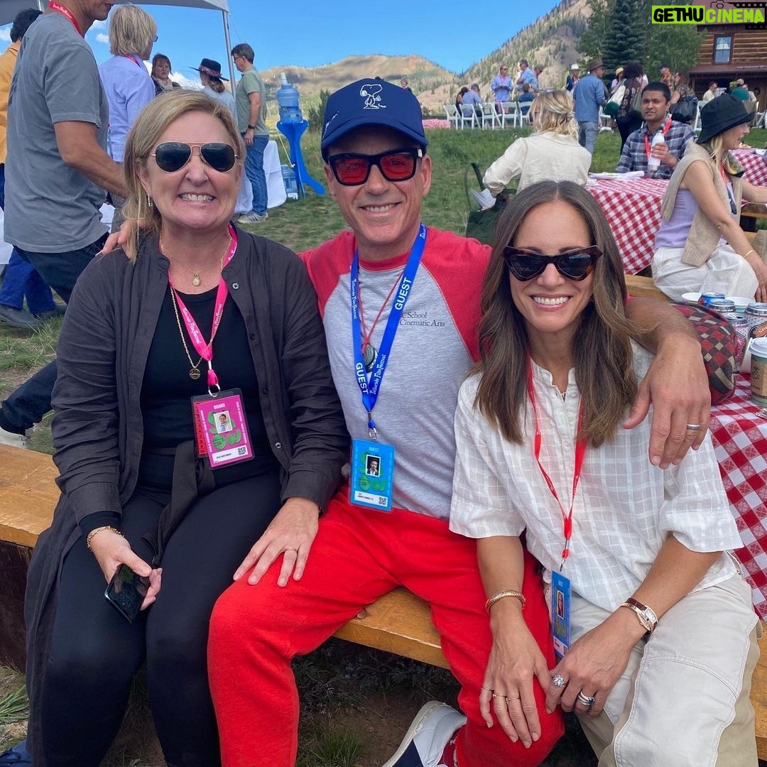 Robert Downey Jr. Instagram - Wow!!! What a glorious weekend in Telluride at #TFF Thanx to Julie Huntsinger for the experience and warm welcoming of our documentary “Sr.” Being with our peers, celebrating film without pretense was as refreshing as the very mountain air… (photos by: Getty Images) Telluride, Colorado