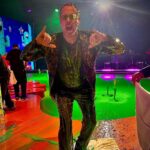 Robert Downey Jr. Instagram – And you thought only the Hulk could turn green! Truly, what an honor to win @KidsChoiceAwards ‘Favorite Movie Actor’…but NONE of this is truly possible without any of YOU. Thank you from the bottom of my green slimed heart!💚 #KCA #hair @davynewkirk #style @jeanneyangstyle 👔 @giorgioarmani 

📸: @jimmy_rich