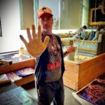 Robert Downey Jr. Instagram - Pulling the old #repulsors out of #retirement for a #good cause... @portmacquariekoalahospital @cobargowildlifesanctuary @awardsfocus #support @australia #Australian #relief (📸 @jimmy_rich ) @vanhalen #vanhalen #natemerritt #jimmyrich #hat Venice