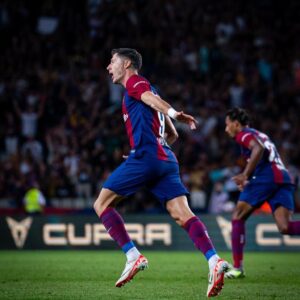 Robert Lewandowski Instagram - 3:2 
We are always fighting until the last minute 😎 

@fcbarcelona