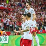 Robert Lewandowski Instagram - 2:0 🇵🇱 @laczynaspilka