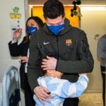 Robert Lewandowski Instagram - Today, we had a privilege of visiting the incredible young warriors! May 2024 bring joy, healing and countless reasons to smile for these little superheroes and their families 💪🏻 Hoy hemos tenido el privilegio de visitar a unos increíbles luchadores! Que este 2024 esté lleno de alegría, salud e incontables razones para sonreír para estos pequeños superhéroes y sus familias💪🏻 @fcbarcelona