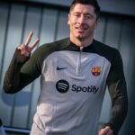 Robert Lewandowski Instagram – Hello ✌🏻 2024, bring it on!

@fcbarcelona
