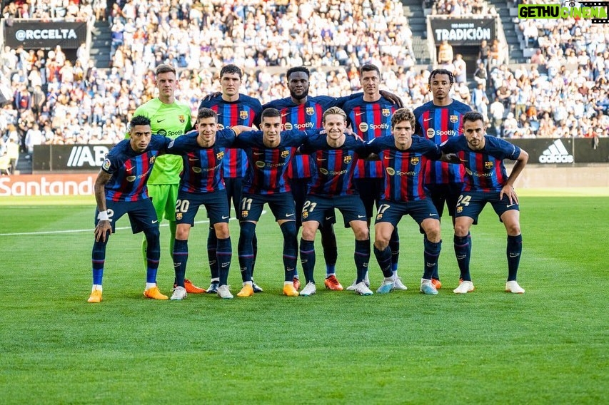 Robert Lewandowski Instagram - Last @laliga match of the season! @fcbarcelona
