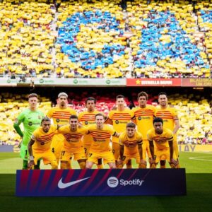 Robert Lewandowski Instagram - +3 points! 
Feliç diada de Sant Jordi!🌹📚

@fcbarcelona