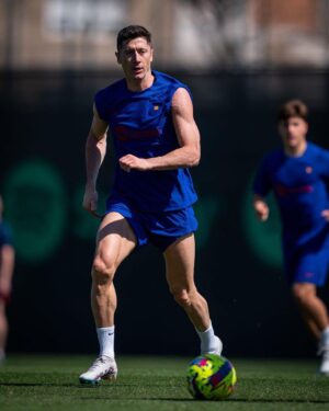 Robert Lewandowski Instagram - Training time ⚽️
@fcbarcelona