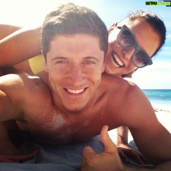 Robert Lewandowski - 1.3 Million Likes - @annalewandowska I love you more each day, the past ten years that I have spent with you have been the best time of my life. Today is a celebration of our love. Thank you for being by my side, always. My life is complete with you.
Happy 10th anniversary ❤️