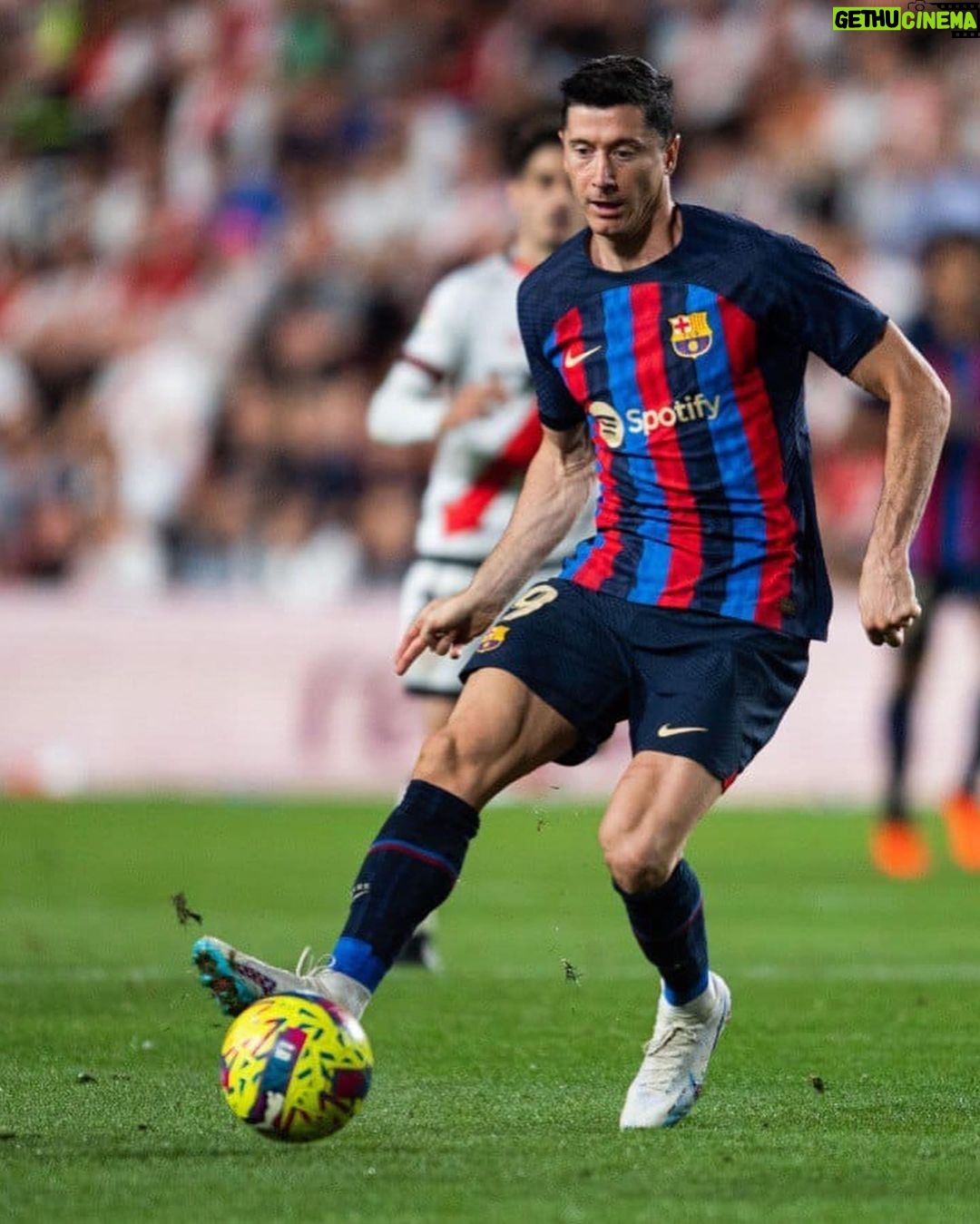 Robert Lewandowski Instagram - 🔵🔴 @fcbarcelona