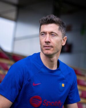 Robert Lewandowski Instagram - Training time ⚽️
@fcbarcelona